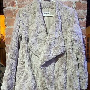 BB Dakota Women's Faux Fur Coat, Cream/Grey with Open Front and Long Sleeves
